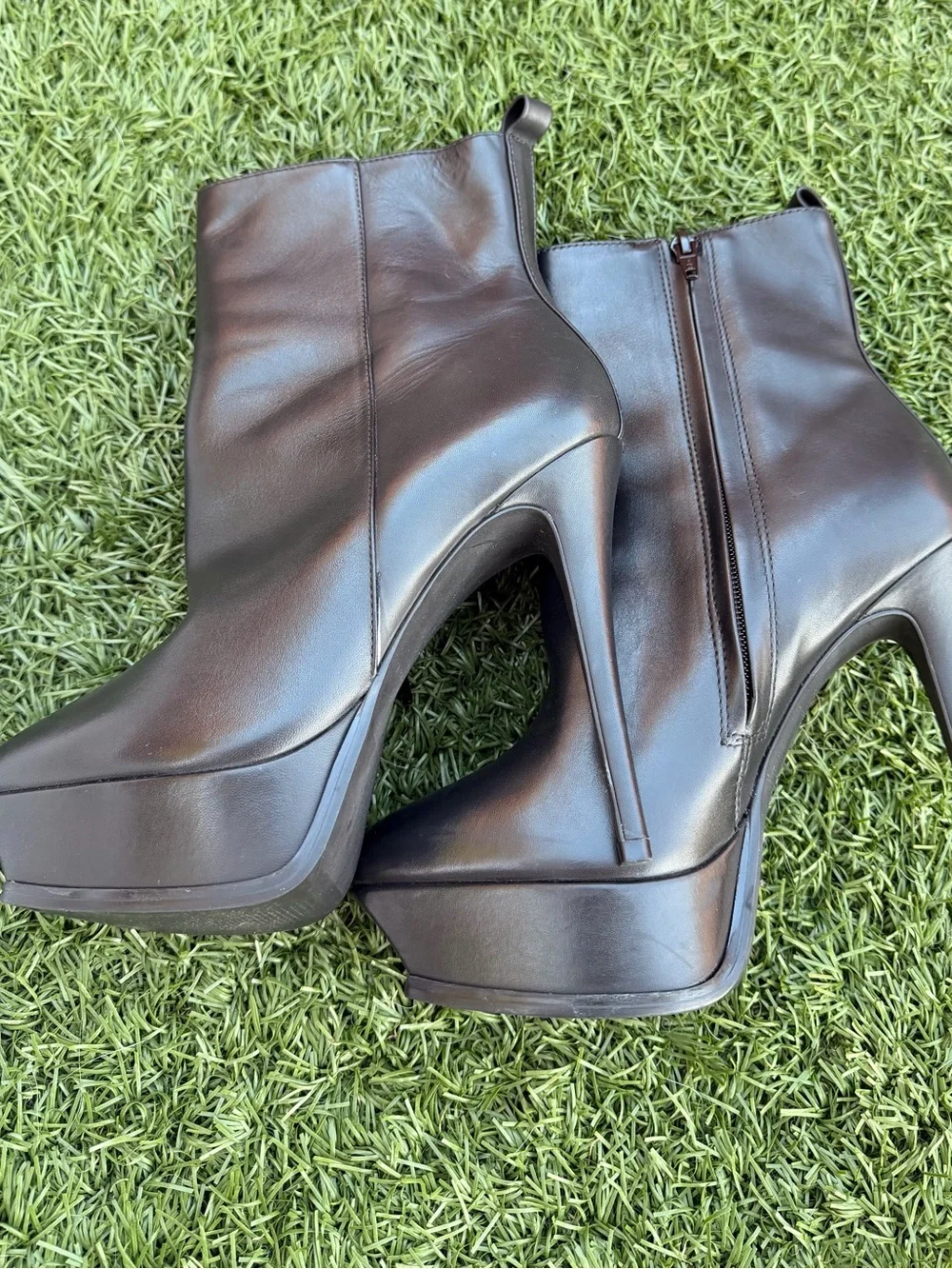 Steve Madden Kilo Black Leather Platform Ankle Booties Side Zip Round Toe 8M